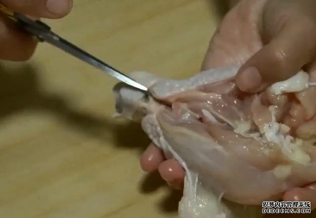 雞腿的新吃法，不蒸不煮不烤，不用一滴油，外香內(nèi)酥太好吃了