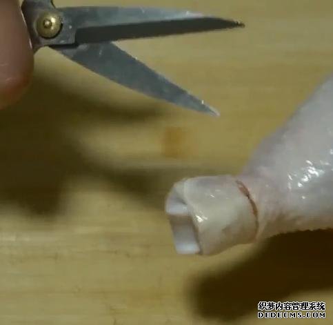 雞腿的新吃法，不蒸不煮不烤，不用一滴油，外香內(nèi)酥太好吃了