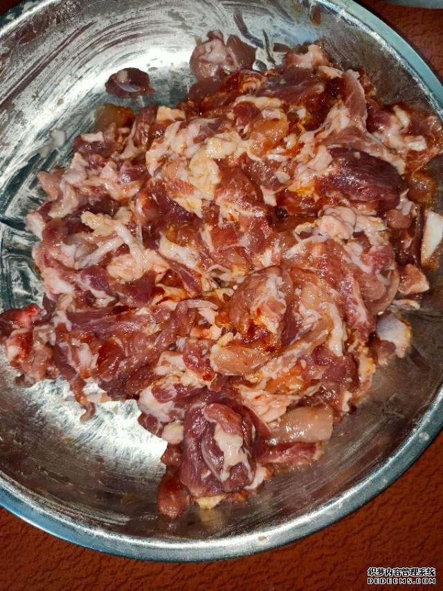 工地農(nóng)民工，必備的下飯菜，安逸