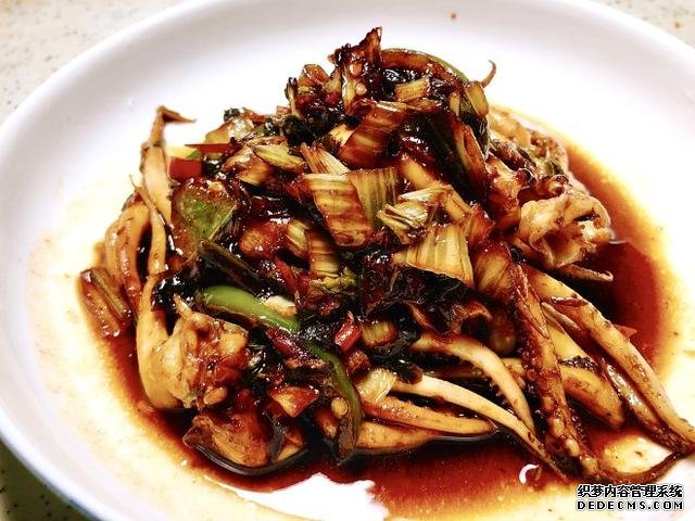同學聚會點了9個菜，滿滿家鄉(xiāng)記憶，每道都搶手，女生也能吃3碗飯