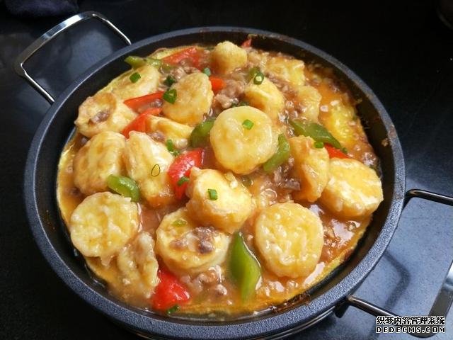 同學聚會點了9個菜，滿滿家鄉(xiāng)記憶，每道都搶手，女生也能吃3碗飯