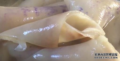 豬皮別再做豬皮凍了，教你新吃法，1瓶啤酒搞定，好吃好看又好做