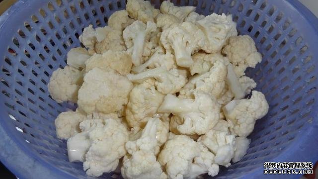 花菜燒肉做法，色香味俱全，能讓你多吃幾碗飯