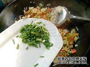 雜蔬肉末炒粉絲最好吃的做法，脆爽Q彈不粘鍋，色香味俱全