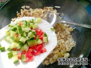 雜蔬肉末炒粉絲最好吃的做法，脆爽Q彈不粘鍋，色香味俱全
