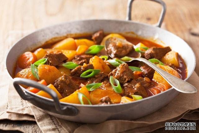 學(xué)會這樣做梨子燉肉，真是太香了，美味解饞超好吃，上桌就掃光