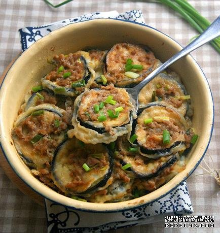 美食推薦：干鍋茄子帶魚，茄餅蒸肉，蔥油雞腿，紅燒冬瓜片