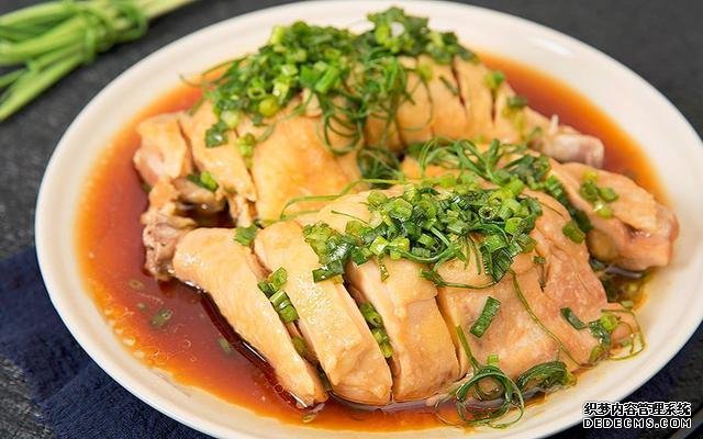 美食推薦：干鍋茄子帶魚，茄餅蒸肉，蔥油雞腿，紅燒冬瓜片