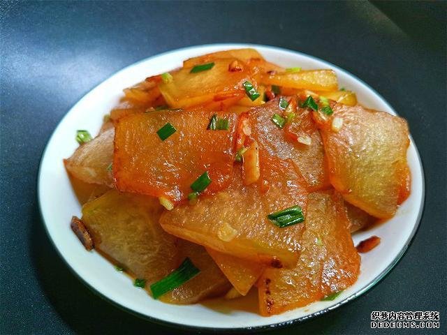 美食推薦：干鍋茄子帶魚，茄餅蒸肉，蔥油雞腿，紅燒冬瓜片