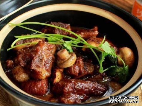 蒜蓉風(fēng)味茄子，蘑菇牛腩煲，山藥小炒肉這幾道家常菜的做法