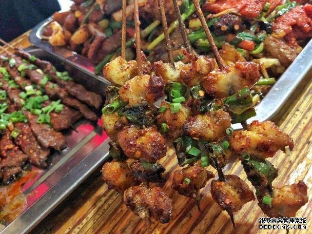 吃燒烤必點(diǎn)的5葷5素，包你不虧本，老板直呼：遇到“對手”了