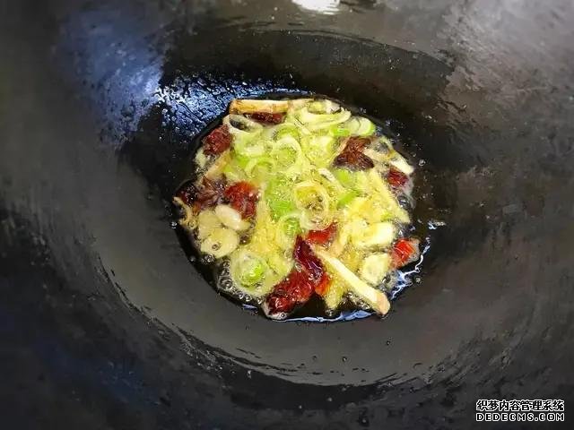 遇上這魚從不手軟，一買就是10斤，肉嫩刺少營養(yǎng)高，每次都吃不夠