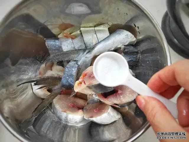 遇上這魚從不手軟，一買就是10斤，肉嫩刺少營養(yǎng)高，每次都吃不夠