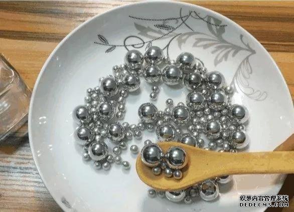 假如世上只剩下這幾種難吃的童年零食，你會選哪個吃？