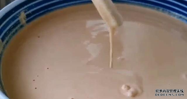 大米換種新吃法，打入兩個(gè)雞蛋，不煮飯不熬粥，出鍋孩子超愛(ài)吃