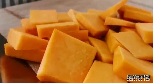 大米換種新吃法，打入兩個(gè)雞蛋，不煮飯不熬粥，出鍋孩子超愛(ài)吃
