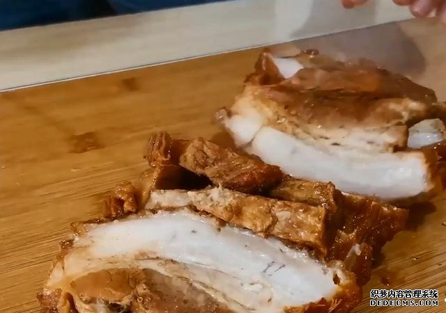 五花肉別只會(huì)紅燒了，教你一個(gè)新做法，軟爛入味特解饞，太好吃了