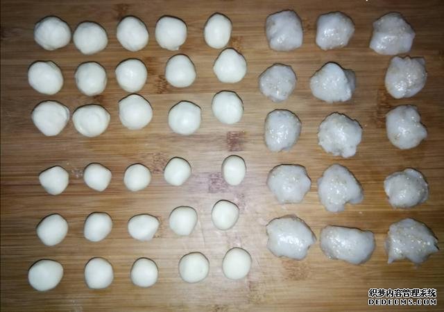 一碗面粉，一把芝麻，老婆餅在家做，不出門也能吃到，酥到掉渣
