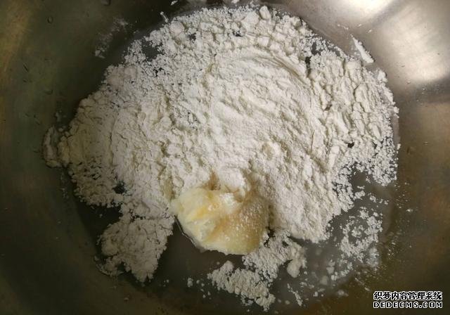 一碗面粉，一把芝麻，老婆餅在家做，不出門也能吃到，酥到掉渣