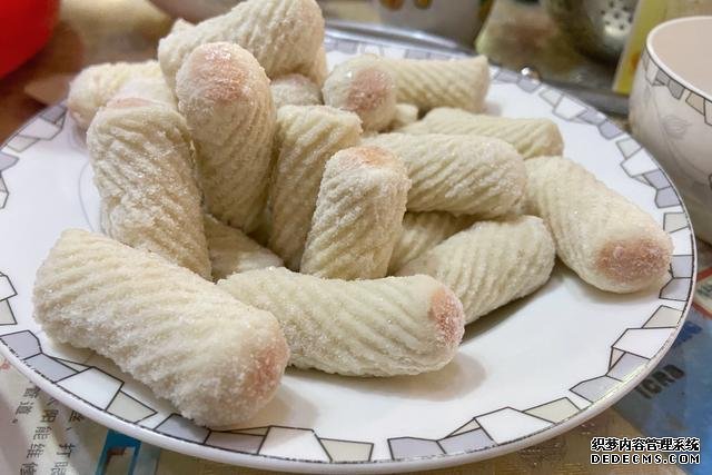 假期快結(jié)束，家里食材剩太少，湊齊食材，也要做頓簡(jiǎn)單“大餐”