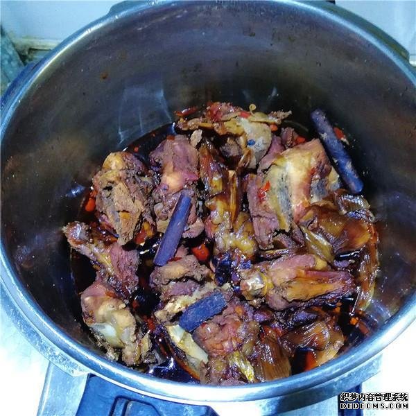 老公隔三差五就饞這菜，1斤才12元，比紅燒肉香多了，1周吃1次