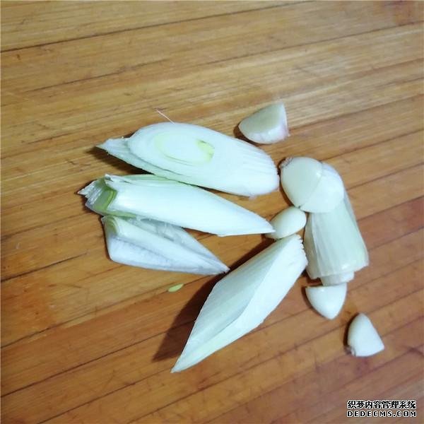 老公隔三差五就饞這菜，1斤才12元，比紅燒肉香多了，1周吃1次