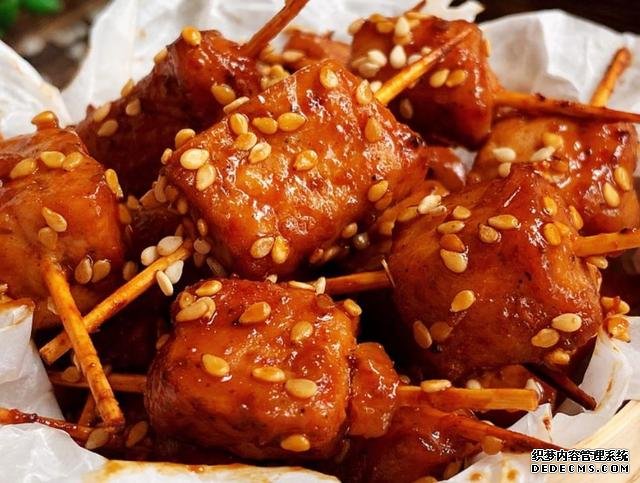過(guò)年請(qǐng)客吃飯，這幾道下酒菜，你喜歡哪一道？趕緊學(xué)起來(lái)