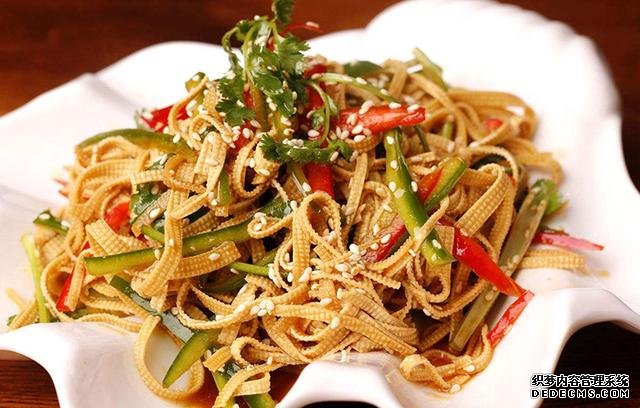 15道葷菜熱菜做法，10道涼菜下酒菜做法，簡單易做，待客備用