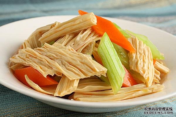 15道葷菜熱菜做法，10道涼菜下酒菜做法，簡單易做，待客備用