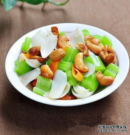 15道葷菜熱菜做法，10道涼菜下酒菜做法，簡單易做，待客備用