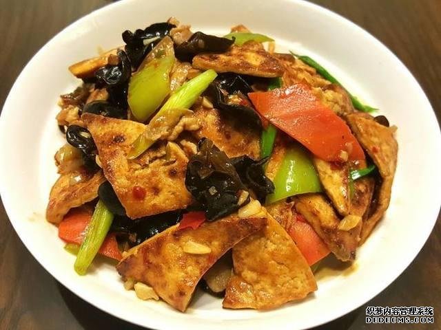 15道葷菜熱菜做法，10道涼菜下酒菜做法，簡單易做，待客備用