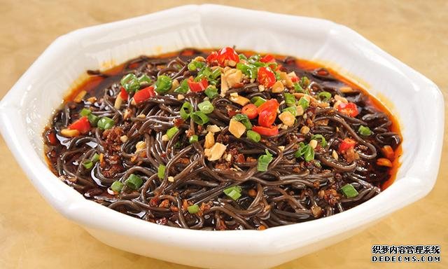 15道葷菜熱菜做法，10道涼菜下酒菜做法，簡單易做，待客備用