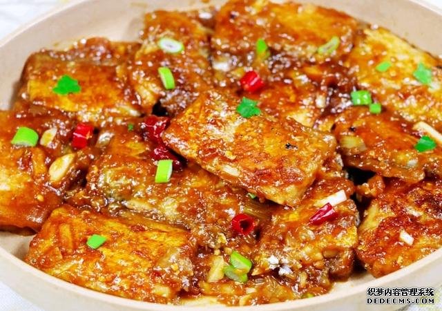 心情不好試試幾道家常下酒菜，做法簡(jiǎn)單，鮮香入味，喝兩杯解解悶