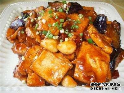 美食推薦：豆皮開花卷，豆腐燜茄子，絲瓜炒豆腐，海鮮菇蒸腐竹