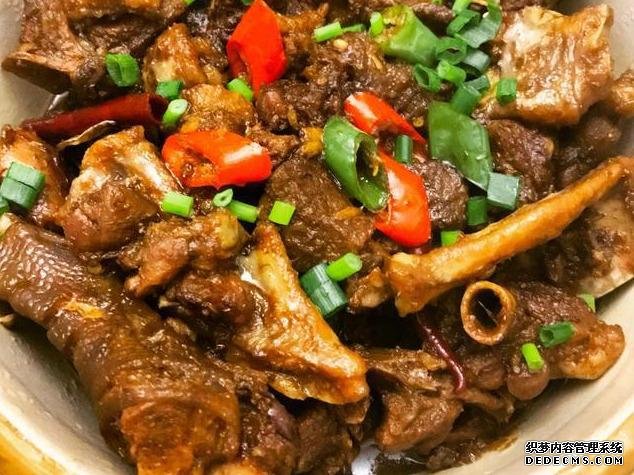 啤酒燜鵝，青紅椒炒蝦仁，冬筍肉絲尖椒這幾道家常菜的做法