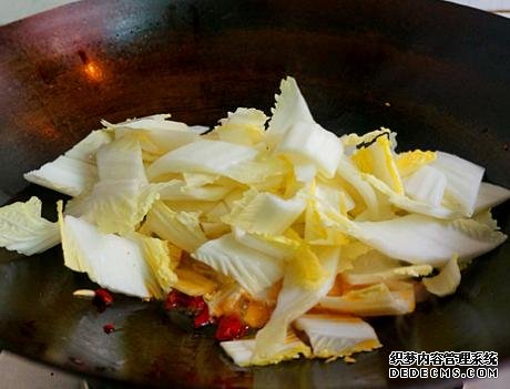 飯店做的醋溜白菜為啥好吃？學會小訣竅，自己在家做，成本2塊錢