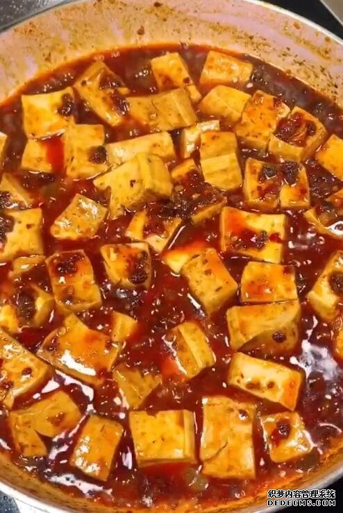 麻婆豆腐的家常做法，口感順滑，麻辣鮮香，這個竅門一定要記住