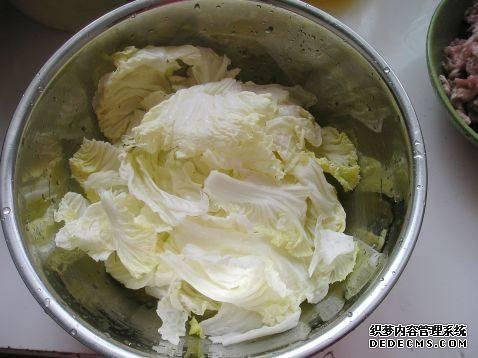 家庭版自制水煮肉，肉嫩軟滑，麻辣鮮香，每次做都不夠吃
