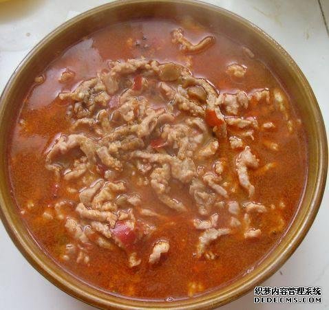 家庭版自制水煮肉，肉嫩軟滑，麻辣鮮香，每次做都不夠吃
