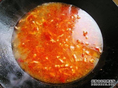 家庭版自制水煮肉，肉嫩軟滑，麻辣鮮香，每次做都不夠吃