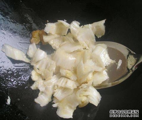 家庭版自制水煮肉，肉嫩軟滑，麻辣鮮香，每次做都不夠吃