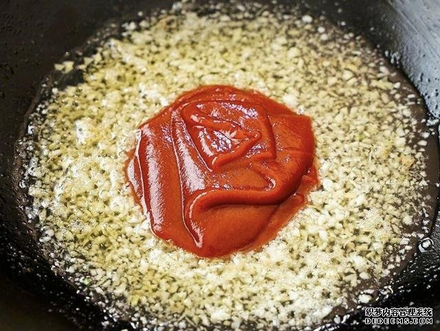 油燜大蝦怎么做好吃得根本停不下來，油燜大蝦最正宗做法