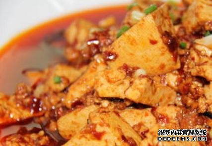家常菜才是最解饞的，簡單燜一燜，汁鮮肉香，看她饞到舔盤