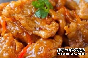 一款色香味美香辣酸甜，寓意紅紅火火的菜，讓你吃了久久不能忘懷