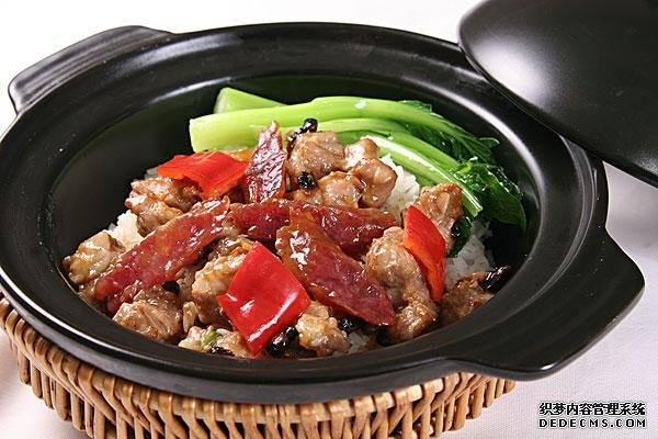 好吃的煲仔飯，有飯有菜，營養(yǎng)豐富，省時省力又省心