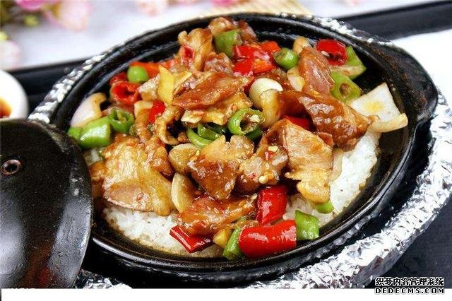 好吃的煲仔飯，有飯有菜，營養(yǎng)豐富，省時省力又省心