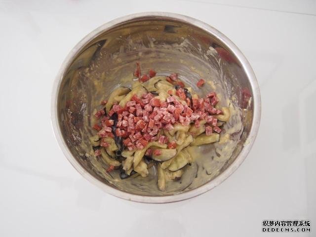 茄子換種做法，搭配牛肉做“披薩”，味道特別值得嘗試