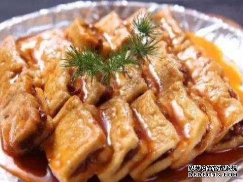 香蕉酸奶三明治、芝士紅薯餅、豆腐肉夾這幾道家常菜的做法