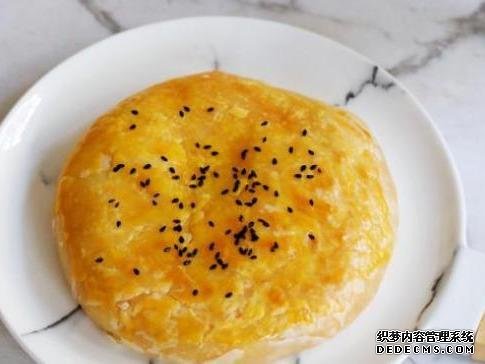 香蕉酸奶三明治、芝士紅薯餅、豆腐肉夾這幾道家常菜的做法