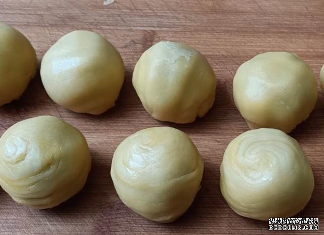 綠豆別熬粥啦，試試這樣做，5元食材做一大盤，孩子吃了還想吃